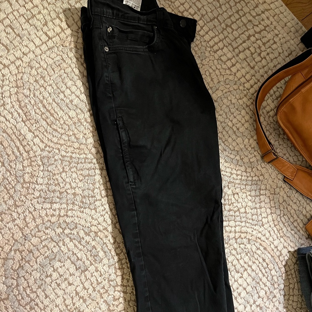 Black Jeans Denizen from Levi’s Athletic Taper 33x32
